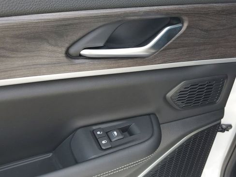 New 2025 Jeep Grand Cherokee Limited w/ Black Appearance Package image 19