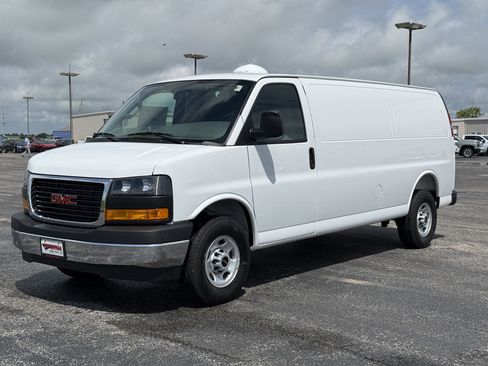 New 2026 GMC Savana 2500 Extended w/ Driver Convenience Package RWD image 8