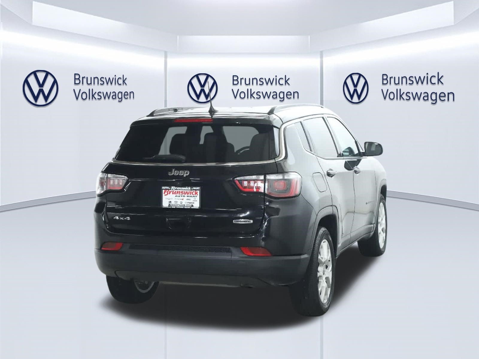 Used 2023 Jeep Compass Latitude AWD/4WD image 46