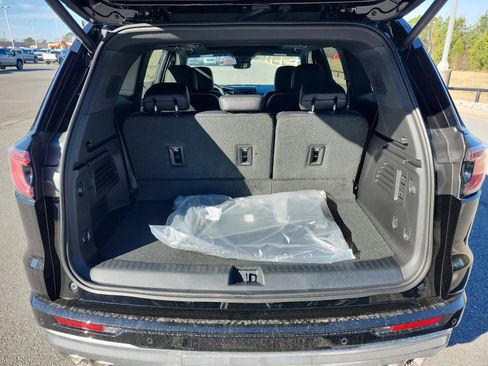 New 2026 GMC Acadia Denali w/ Super Cruise Package image 9