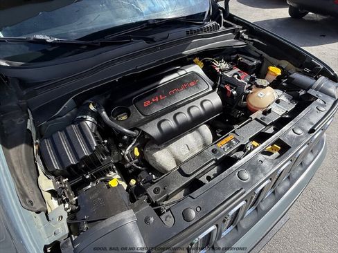 Used 2018 Jeep Renegade Sport w/ Power & Air Group AWD/4WD image 22