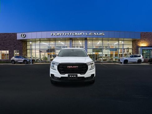 Used 2023 GMC Terrain SLE w/ Driver Convenience Package image 19