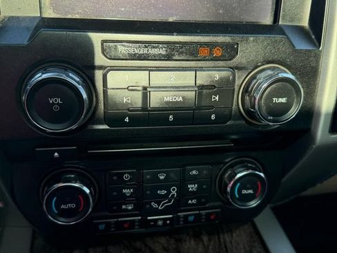 Used 2018 Ford F250 Lariat w/ Lariat Ultimate Package AWD/4WD image 17