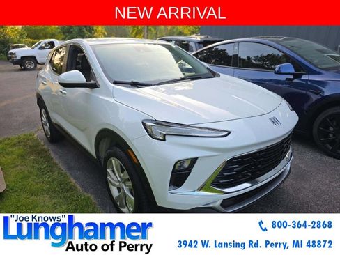 Used 2024 Buick Encore GX Preferred FWD image 1