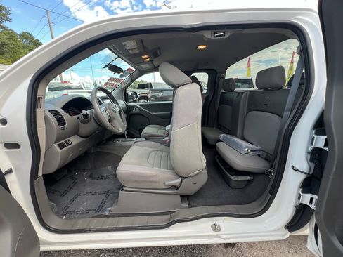Used 2020 Nissan Frontier S w/ S Utility Package image 23