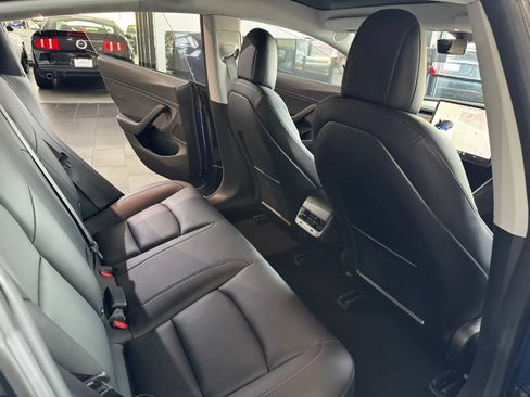 Used 2018 Tesla Model 3 Long Range RWD image 15