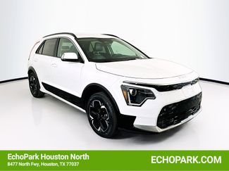 Used 2024 Kia Niro Wind w/ Wind Preserve Package video 1
