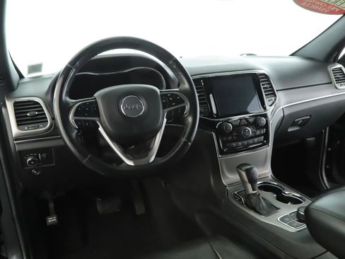 Used 2019 Jeep Grand Cherokee Limited image 2