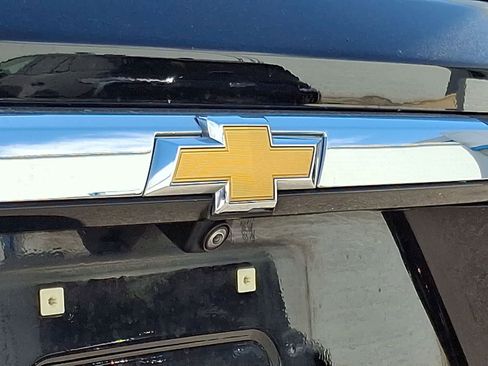 Used 2023 Chevrolet Traverse LT image 35