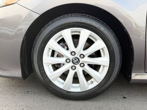Used 2018 Toyota Camry LE FWD image 27