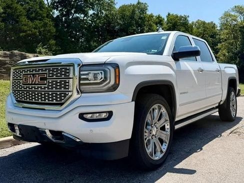 Used 2018 GMC Sierra 1500 Denali w/ Denali Ultimate Package AWD/4WD image 2