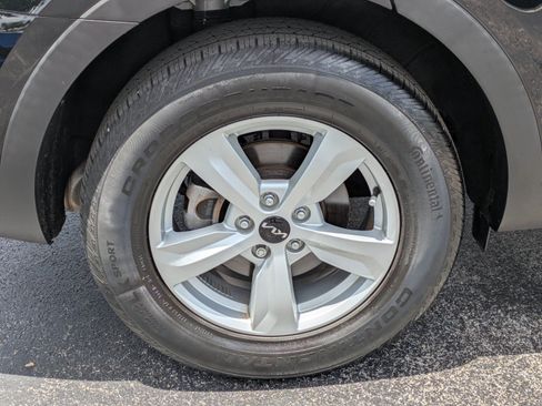 Certified 2022 Kia Sorento LX FWD image 9