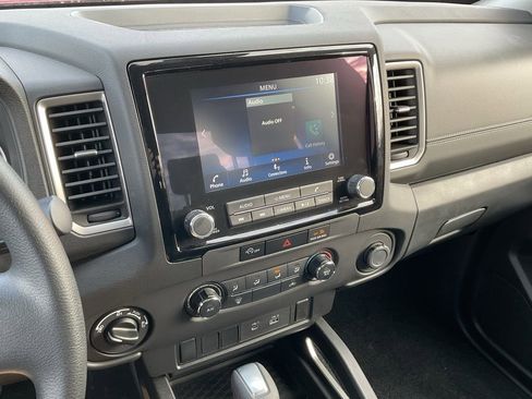 Used 2024 Nissan Frontier SV image 13