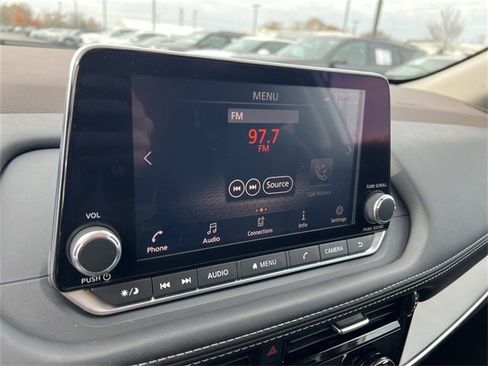 Used 2021 Nissan Rogue SV image 12