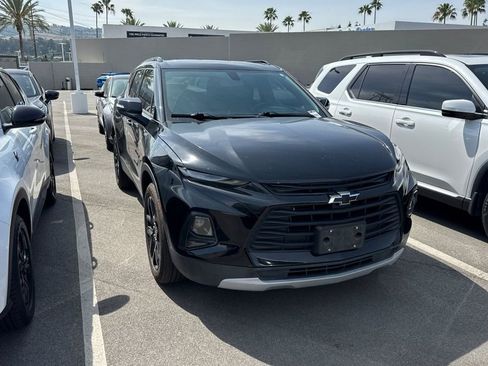 Used 2019 Chevrolet Blazer LT image 2