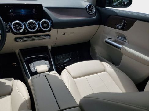 Used 2023 Mercedes-Benz GLA 250 image 22