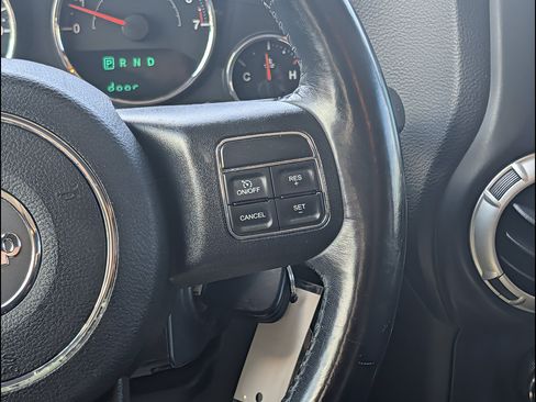 Used 2017 Jeep Wrangler Unlimited Sahara AWD/4WD image 18