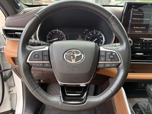 Used 2020 Toyota Highlander Platinum FWD image 71