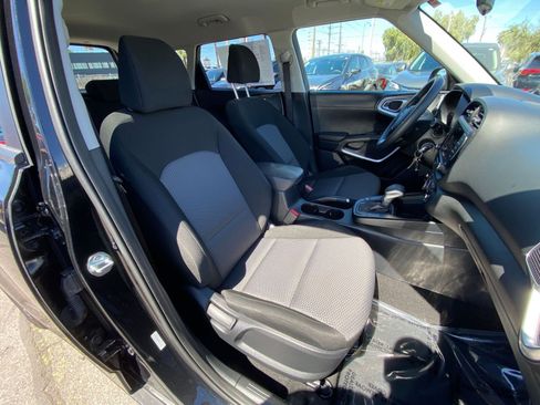 Used 2025 Kia Soul LX w/ LX Technology Package image 34