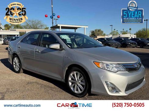 Used 2013 Toyota Camry XLE w/ Convenience Pkg image 3