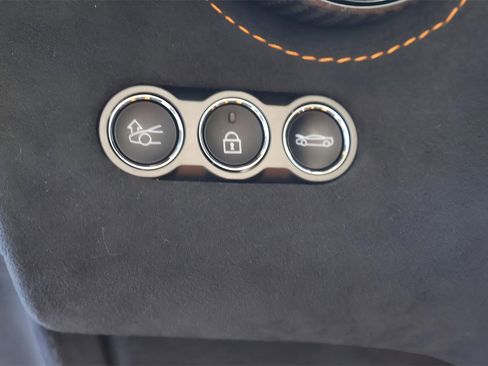 Used 2024 McLaren 750S image 21