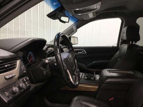 Used 2020 GMC Yukon XL Denali AWD/4WD image 7