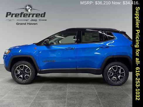 New 2026 Jeep Compass Trailhawk image 9