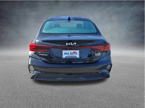 Used 2024 Kia Forte LXS FWD image 7