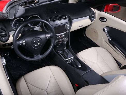 Used 2005 Mercedes-Benz SLK 350 w/ Entertainment Pkg image 39