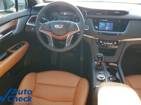 Certified 2025 Cadillac XT5 Premium Luxury FWD image 17