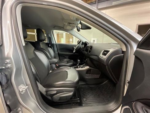 Used 2020 Jeep Compass Latitude image 24