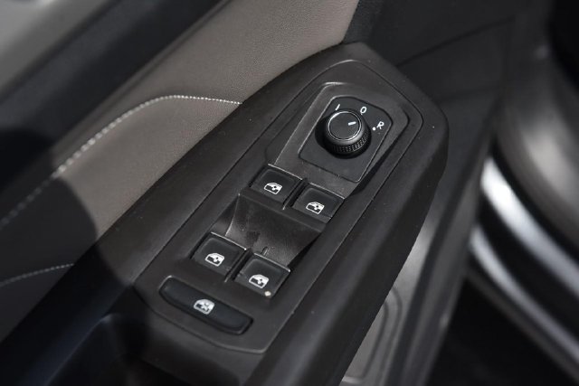 Certified 2023 Volkswagen Atlas Cross Sport SE w/ Panoramic Sunroof Package AWD/4WD image 8