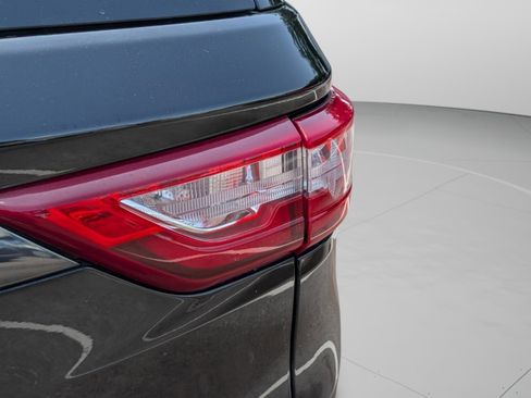 Used 2021 Chevrolet Traverse RS FWD image 37