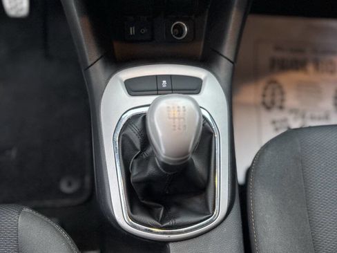 Used 2018 Chevrolet Cruze LS image 16