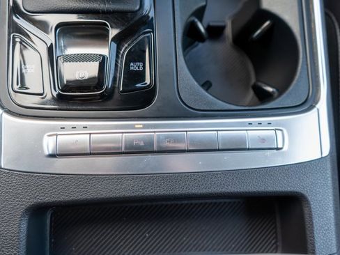 Used 2025 Kia Carnival EX image 41