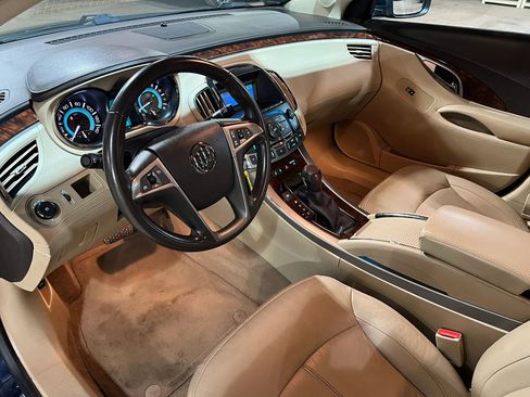 Used 2011 Buick LaCrosse CXL image 9