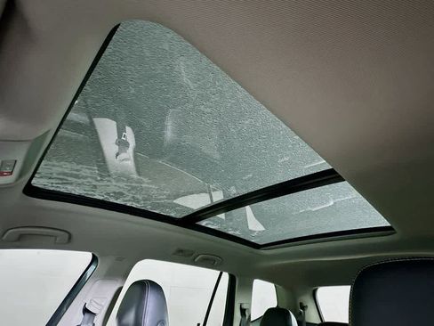 Used 2021 Volkswagen Atlas SE w/ Panoramic Sunroof Package image 38