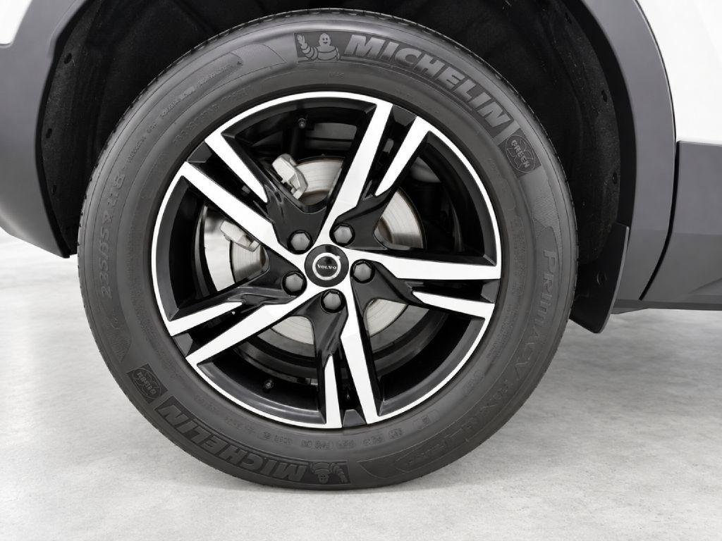 Used 2024 Volvo XC40 B5 Core w/ Climate Package AWD/4WD image 32