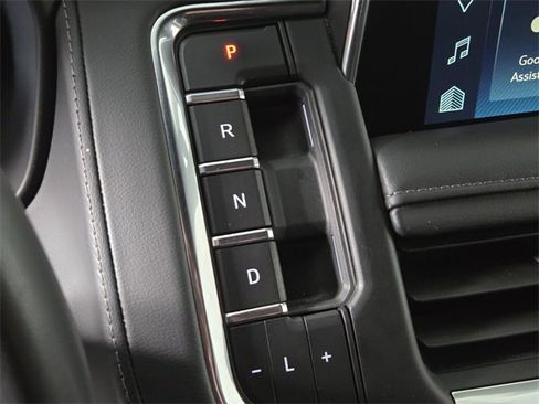 Used 2024 Chevrolet Suburban LT image 13