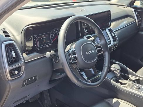 Used 2022 Kia Sorento S FWD image 10