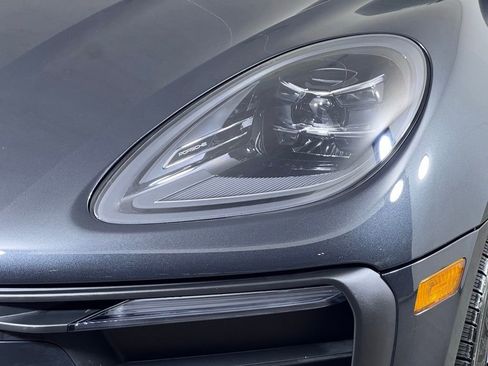 Certified 2026 Porsche Macan AWD/4WD image 15