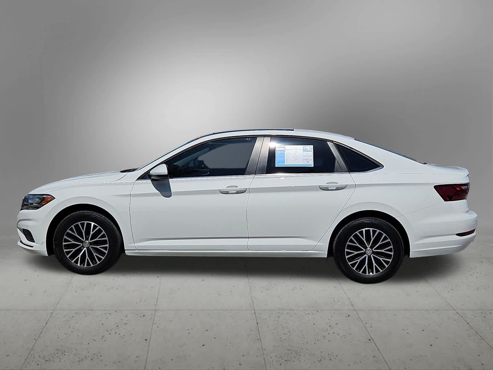 Used 2020 Volkswagen Jetta SE w/ SE Cold Weather Package FWD image 3