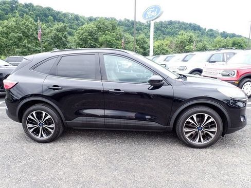Used 2022 Ford Escape SE w/ SE Sport Appearance Package AWD/4WD image 9