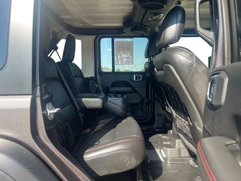 Used 2021 Jeep Wrangler Unlimited Rubicon w/ Cold Weather Group AWD/4WD image 24