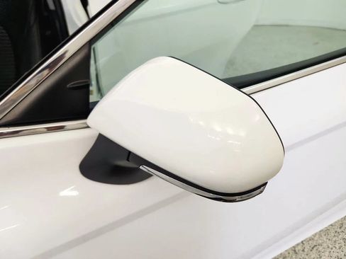 Used 2023 Toyota Camry SE FWD image 18