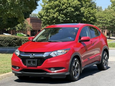Used 2018 Honda HR-V EX image 2