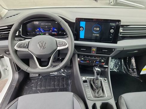 New 2026 Volkswagen Jetta SE image 9