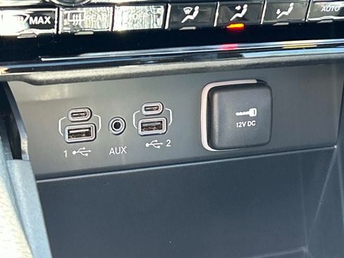 Certified 2025 Jeep Grand Cherokee Limited AWD/4WD image 26