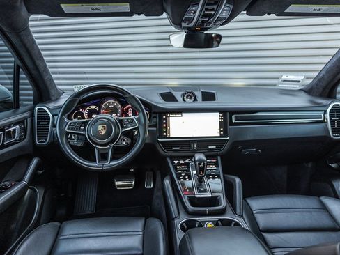 Certified 2023 Porsche Cayenne GTS image 12