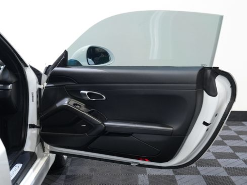 Used 2014 Porsche Cayman S RWD image 22